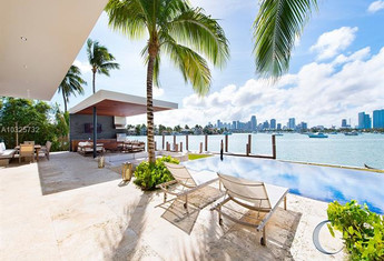 For sale in HIBISCUS ISLAND