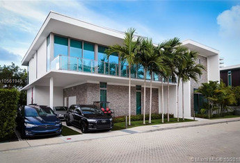 For sale in OCEANA KEY BISCAYNE CONDO