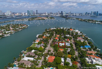 For sale in HIBISCUS ISLAND