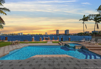 For sale in HOLLYWOOD LAKES